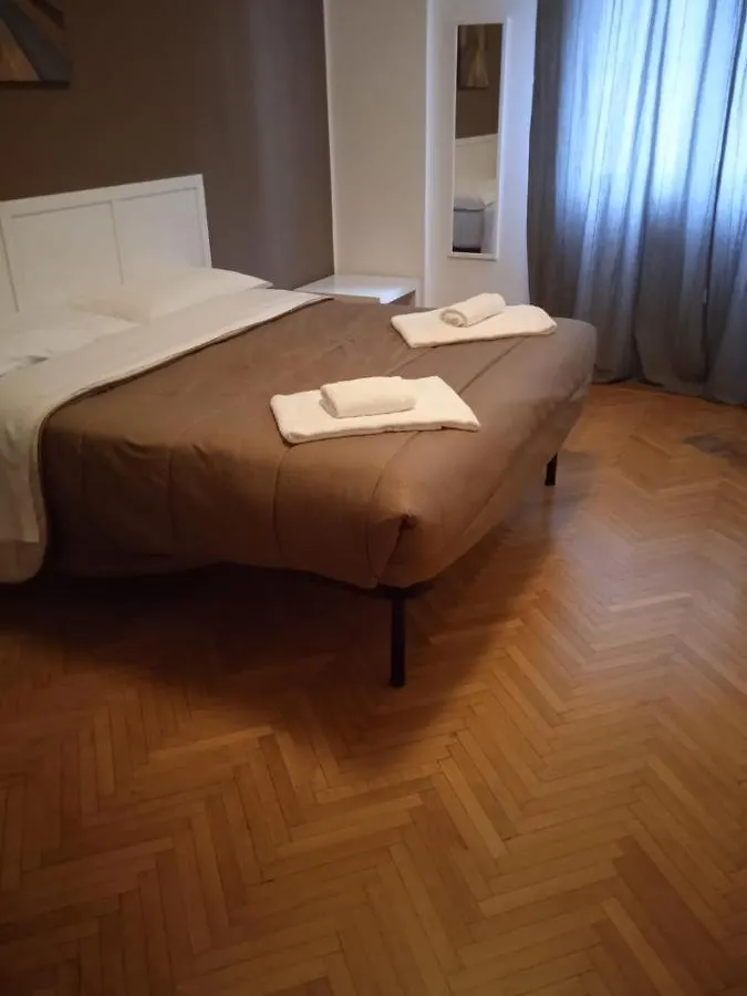 *** Guest house Myroom Centerstation Bologna Italy